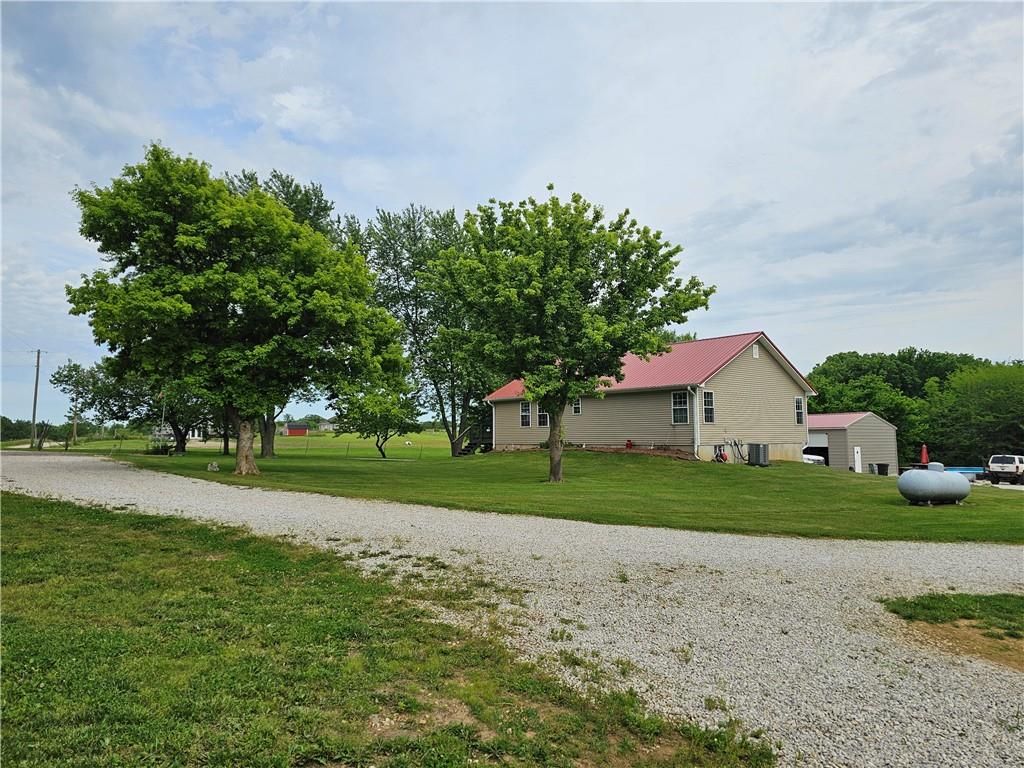 510 SW 801st Road, Holden, MO 64040