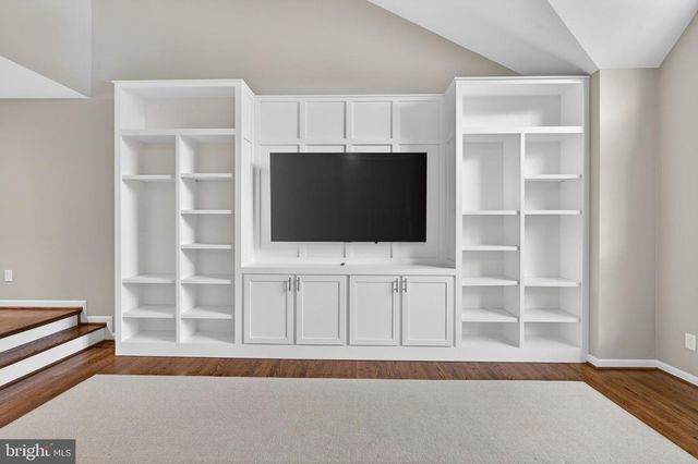 6 NEARFIELD RD, Lutherville Timonium, MD 21093