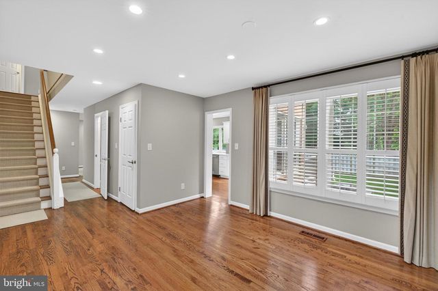 6 NEARFIELD RD, Lutherville Timonium, MD 21093
