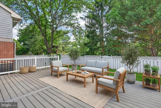 6 NEARFIELD RD, Lutherville Timonium, MD 21093