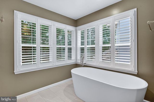 6 NEARFIELD RD, Lutherville Timonium, MD 21093