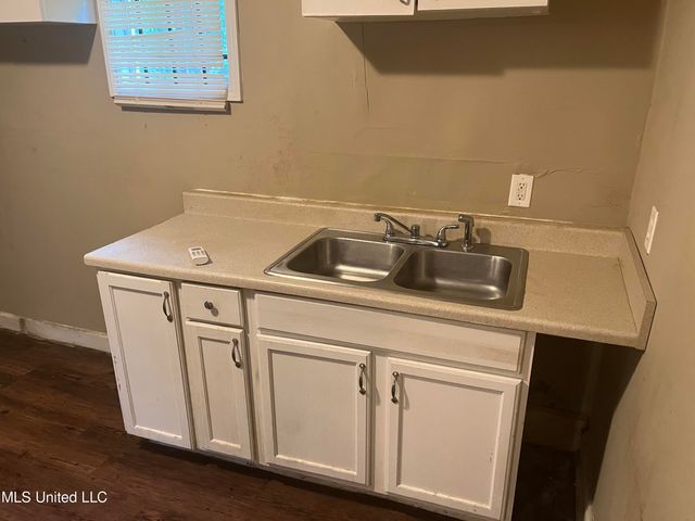 215 Vandergriff Street, Jackson, MS 39209