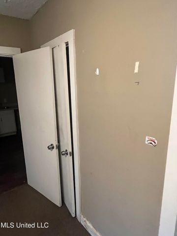 215 Vandergriff Street, Jackson, MS 39209