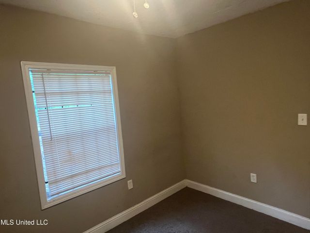 215 Vandergriff Street, Jackson, MS 39209