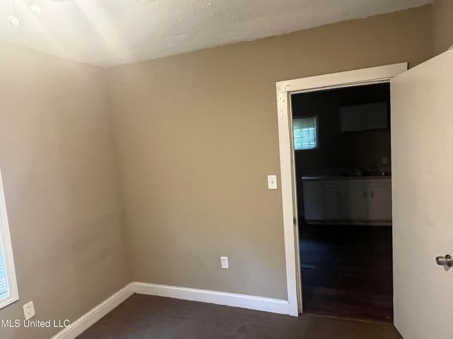 215 Vandergriff Street, Jackson, MS 39209