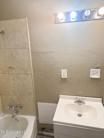 215 Vandergriff Street, Jackson, MS 39209