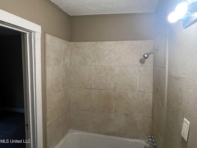 215 Vandergriff Street, Jackson, MS 39209