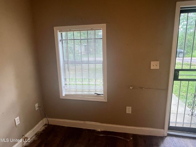 215 Vandergriff Street, Jackson, MS 39209