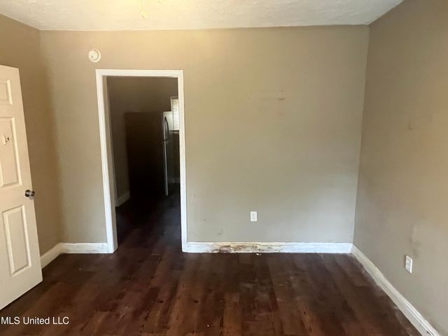 215 Vandergriff Street, Jackson, MS 39209