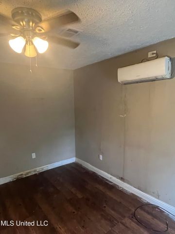 215 Vandergriff Street, Jackson, MS 39209