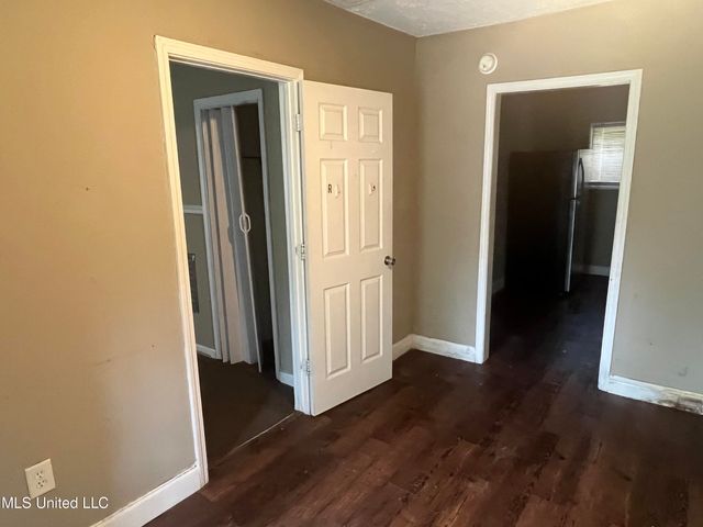 215 Vandergriff Street, Jackson, MS 39209