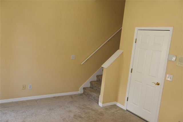3019 POINTEVIEW DRIVE, Tampa, FL 33611