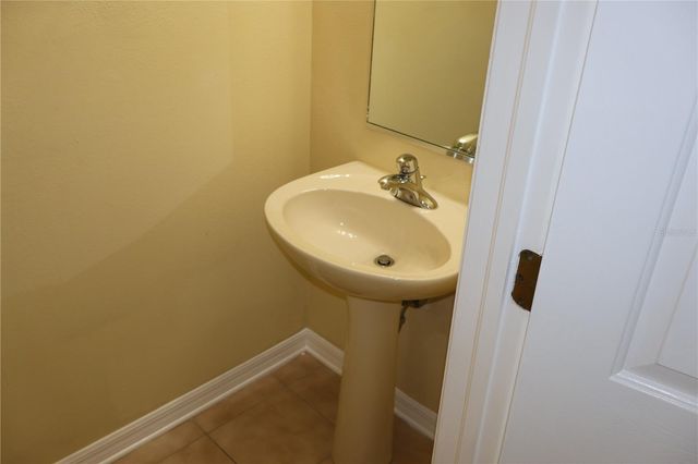 3019 POINTEVIEW DRIVE, Tampa, FL 33611