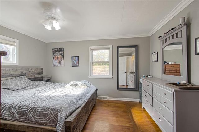 1108 S Prairie Street, Liberty, MO 64068