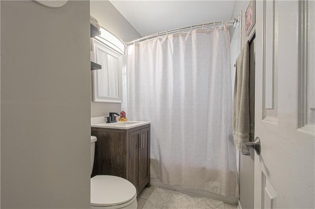 1108 S Prairie Street, Liberty, MO 64068