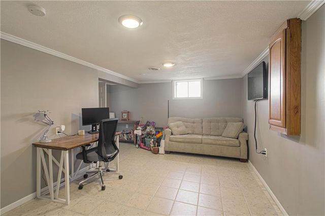 1108 S Prairie Street, Liberty, MO 64068