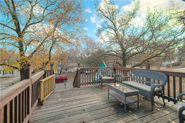 1108 S Prairie Street, Liberty, MO 64068