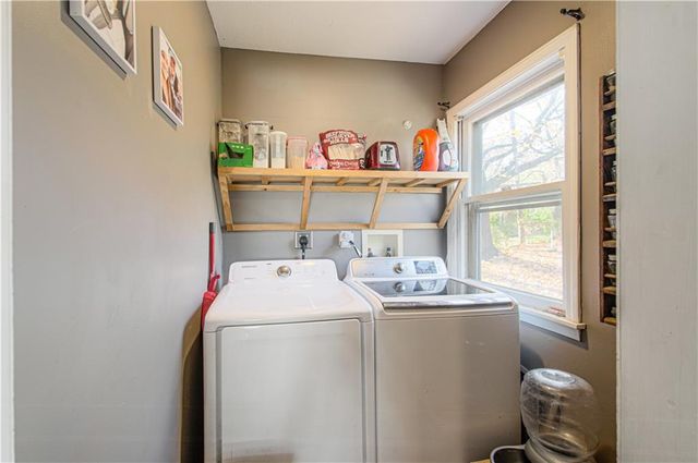 1108 S Prairie Street, Liberty, MO 64068