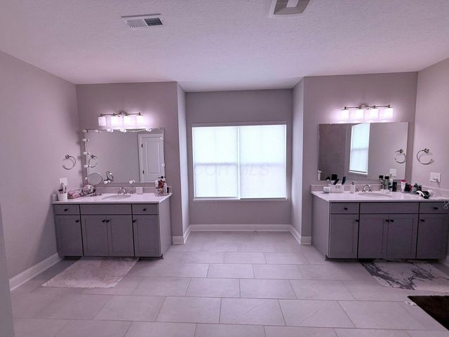 10692 Pearl Creek Drive, Plain City, OH 43064