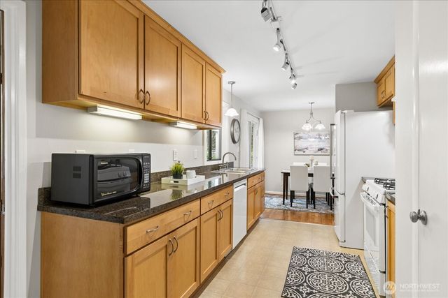 6017 190th Street SW, Lynnwood, WA 98036