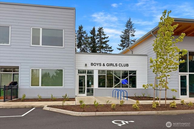 6017 190th Street SW, Lynnwood, WA 98036
