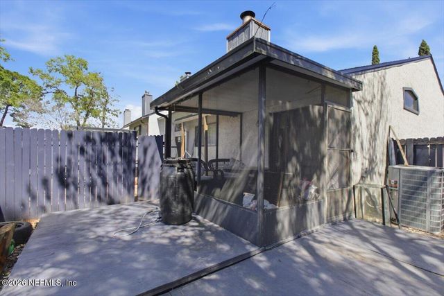 1136 ROMAINE Circle E, Jacksonville, FL 32225