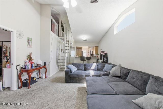 1136 ROMAINE Circle E, Jacksonville, FL 32225