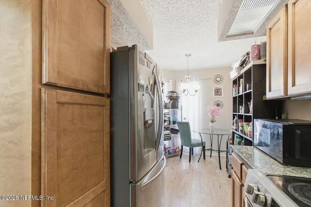 1136 ROMAINE Circle E, Jacksonville, FL 32225