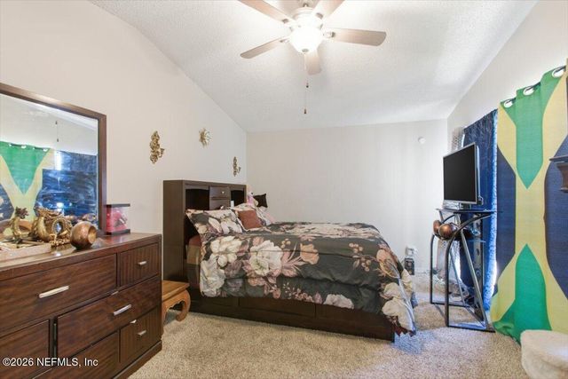 1136 ROMAINE Circle E, Jacksonville, FL 32225