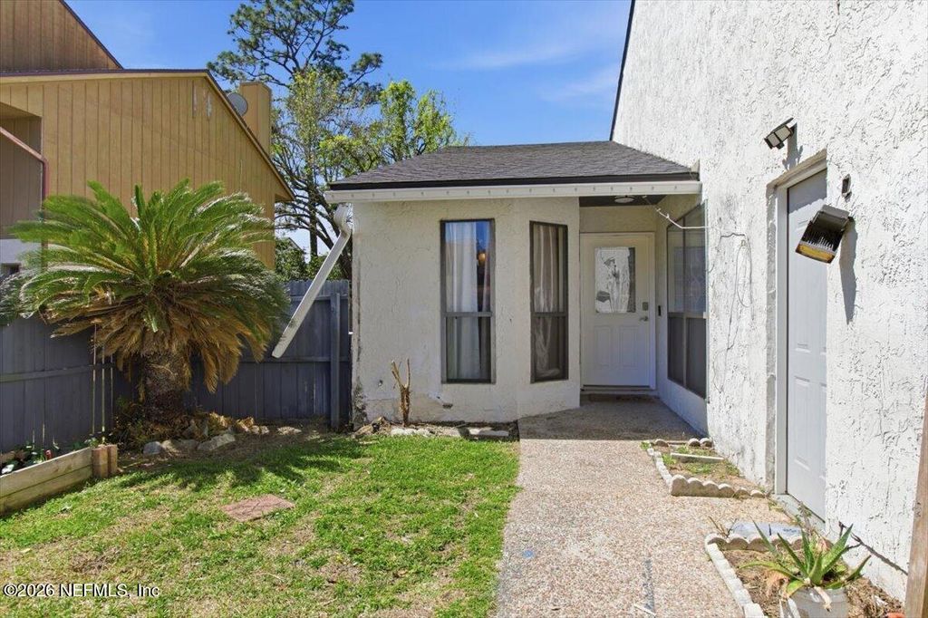 1136 ROMAINE Circle E, Jacksonville, FL 32225