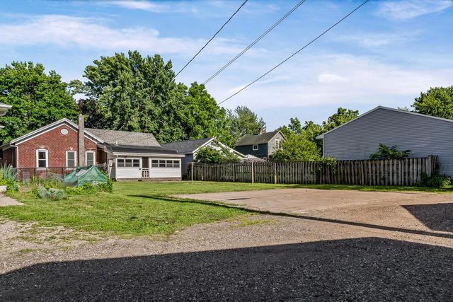 1112 11th STREET S, La Crosse, WI 54601