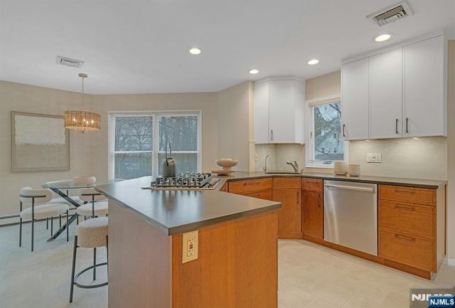 435 Morningside Road, Ridgewood, NJ 07450