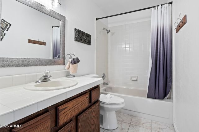 9443 E LAWNDALE Place, Sun Lakes, AZ 85248