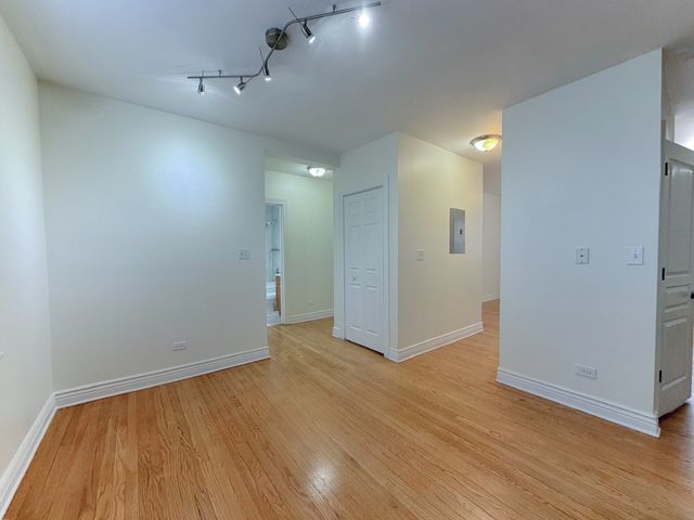 2516 W Hollywood Avenue 1, Chicago, IL 60659
