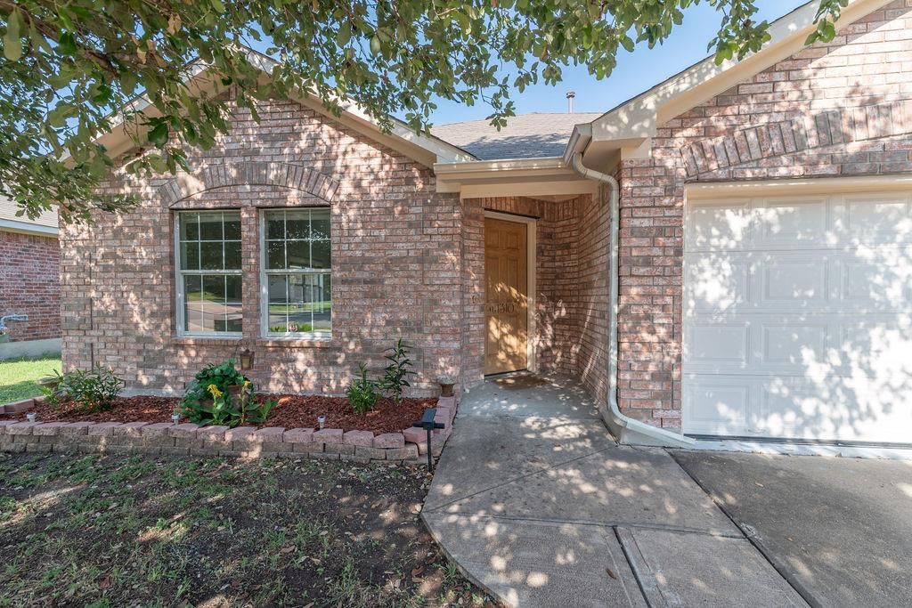 1310 Rainbow Parke DR, Round Rock, TX 78665