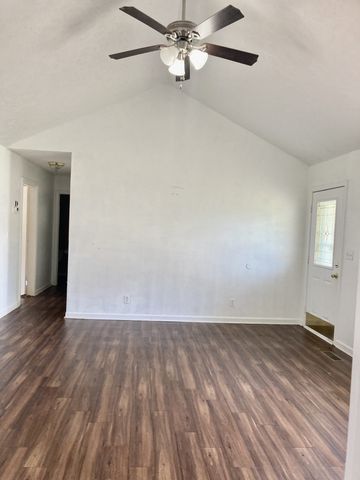 100 Sharon Dr, Portland, TN 37148