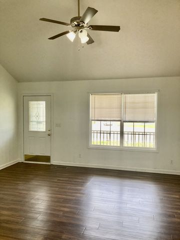 100 Sharon Dr, Portland, TN 37148