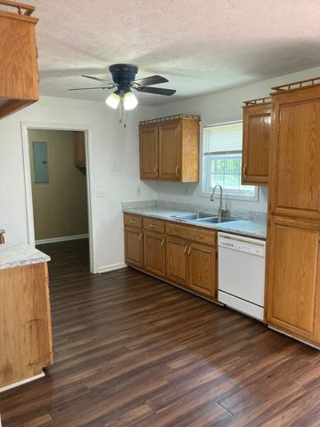 100 Sharon Dr, Portland, TN 37148