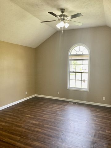 100 Sharon Dr, Portland, TN 37148