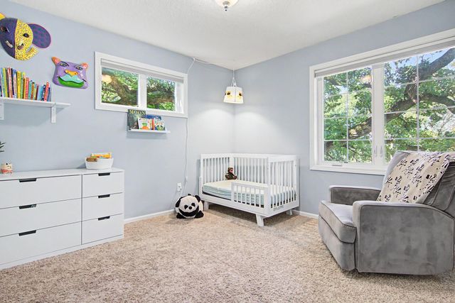 4640 Nine Mile Creek Parkway, Bloomington, MN 55437