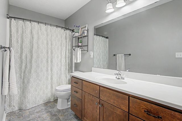 4640 Nine Mile Creek Parkway, Bloomington, MN 55437