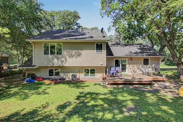 4640 Nine Mile Creek Parkway, Bloomington, MN 55437