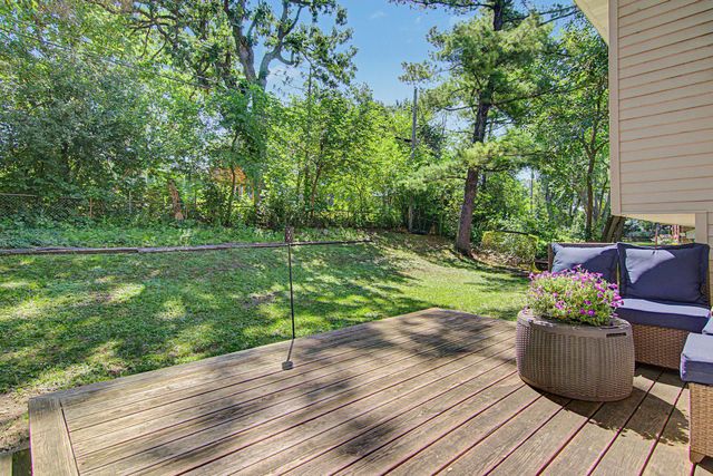 4640 Nine Mile Creek Parkway, Bloomington, MN 55437