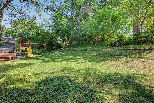 4640 Nine Mile Creek Parkway, Bloomington, MN 55437