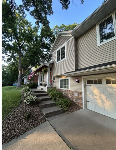 4640 Nine Mile Creek Parkway, Bloomington, MN 55437
