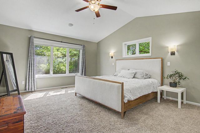4640 Nine Mile Creek Parkway, Bloomington, MN 55437