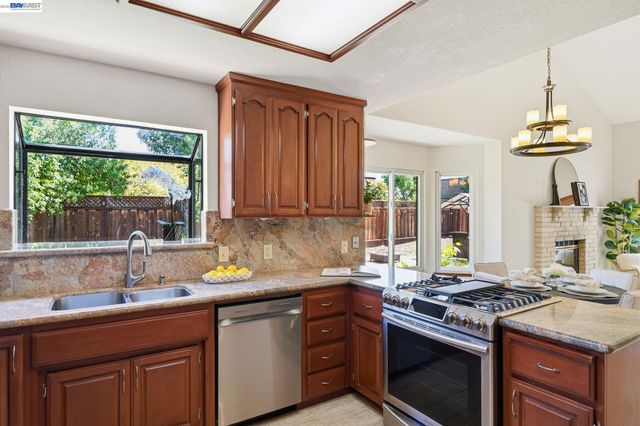 1312 Pegan Cmn, Livermore, CA 94550