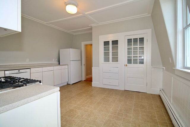 2 Forest St 2, Gloucester, MA 01930