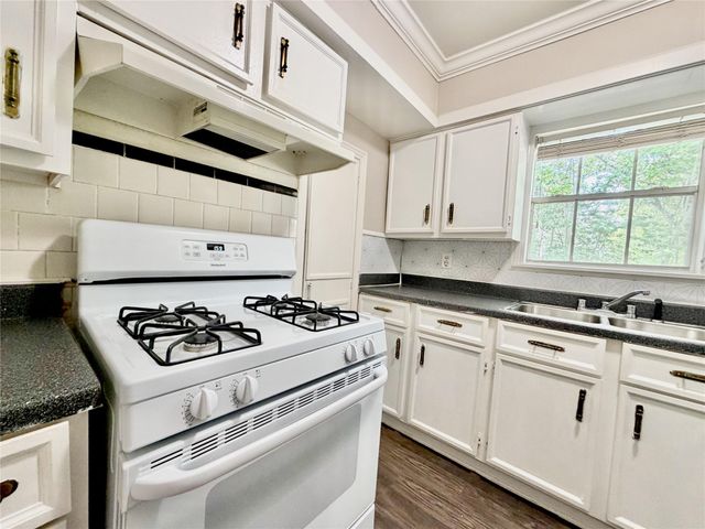 218 W 15th Street L, Houston, TX 77008