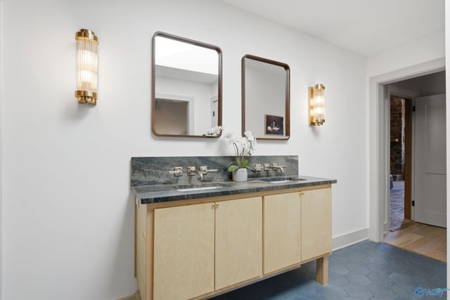 7705 Foxfire Drive SE, Huntsville, AL 35802